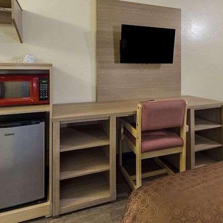 Rodeway Inn Elkton Екстер'єр фото