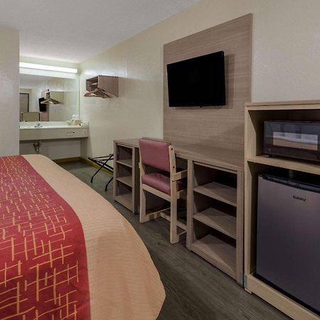 Rodeway Inn Elkton Екстер'єр фото