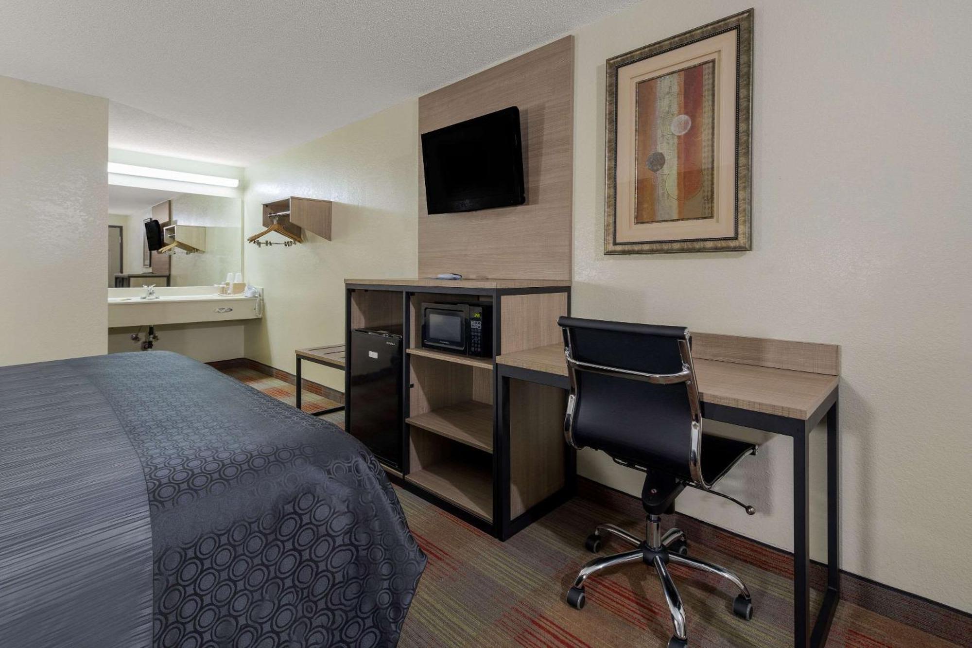 Rodeway Inn Elkton Екстер'єр фото
