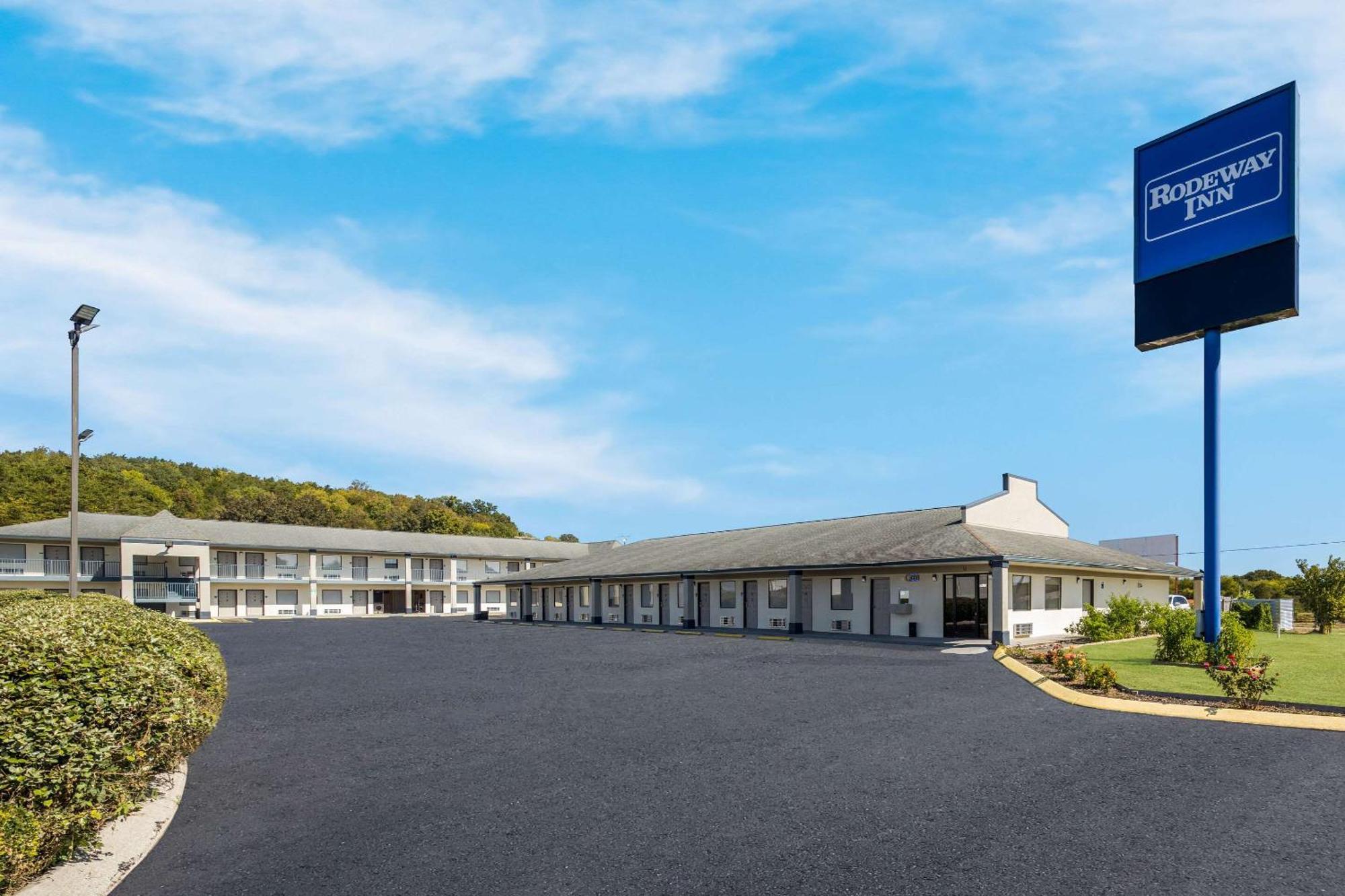 Rodeway Inn Elkton Екстер'єр фото