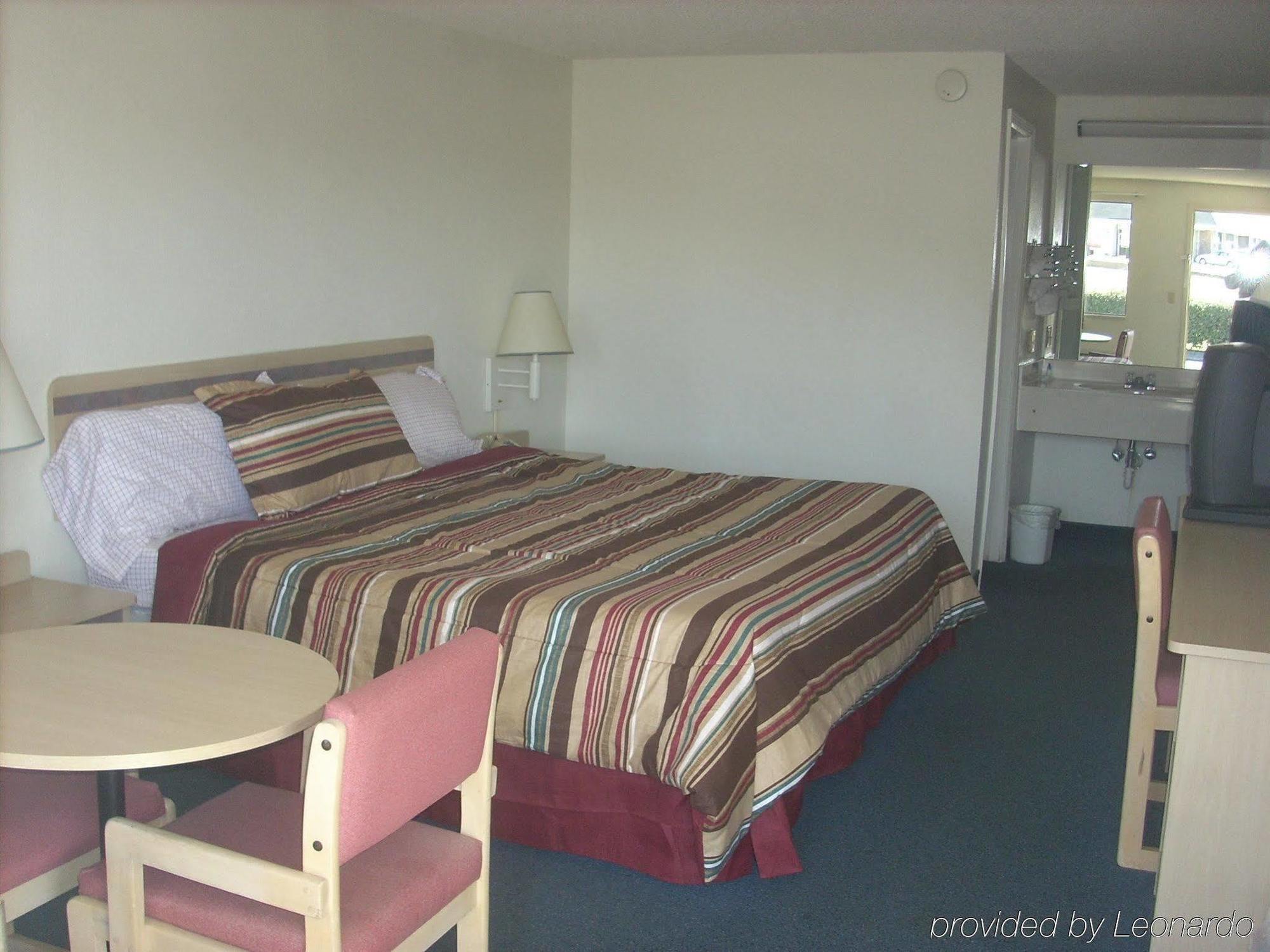 Rodeway Inn Elkton Номер фото